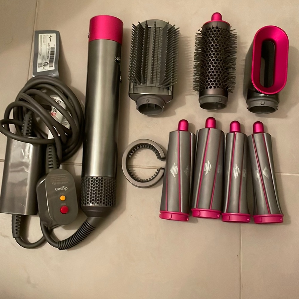 Dyson airwrap,